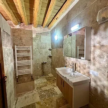Yesiloez Cave 3* Ουργκούπ